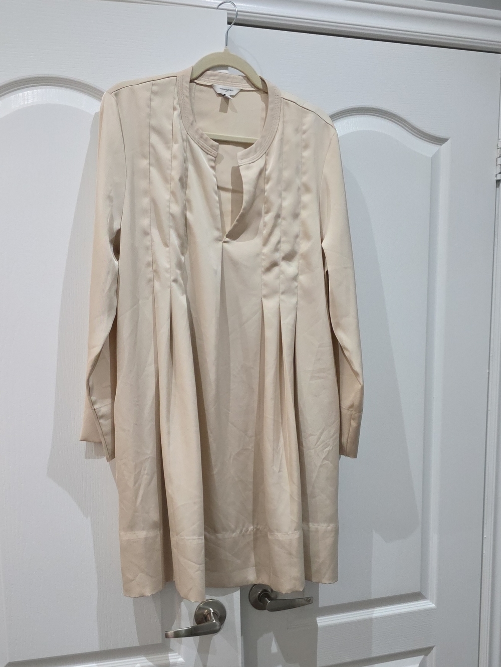Banana Republic Light Cream Pleated Long-Sleeve Dress